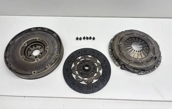 Volvo V50 Clutch set kit 063082001106 5744711F488A