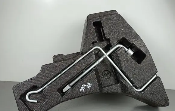 Toyota GT 86 Wheel nut wrench 95086BA020