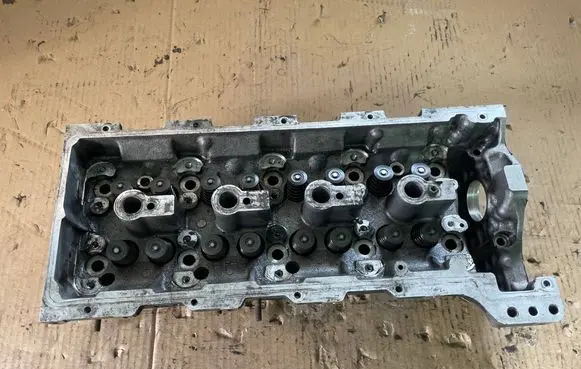 Mercedes-Benz Sprinter W901 W902 W903 W904 Engine head R6110161901
