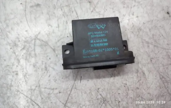 Mitsubishi L200 Tow bar relay 52400530C