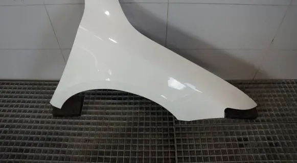 Skoda Superb B6 (3T) Fender