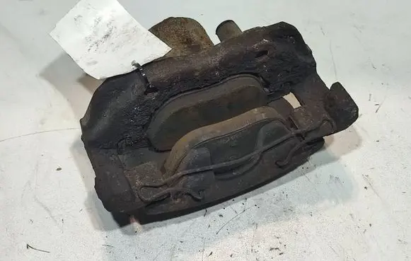 Volvo V40 Front brake caliper 31341487