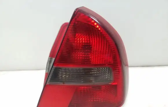 Mitsubishi Carisma Rear/tail lights