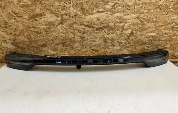 Porsche Cayenne (9Y0 9Y3) Tailgate rear/tail lights 9Y0945081D T9Y0081