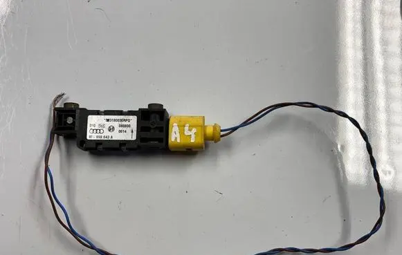 Audi A4 S4 B6 8E 8H Airbag deployment crash/impact sensor 8E0959643A 02318003008