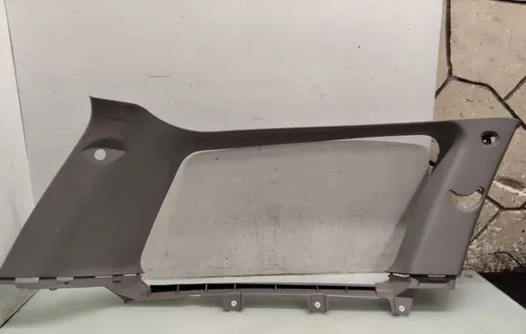 Mitsubishi Grandis (C) pillar trim MR576119