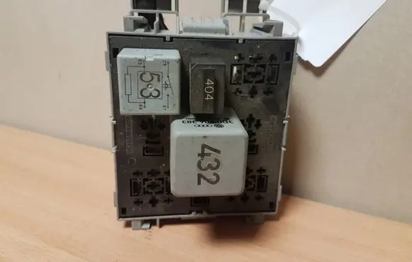 Volkswagen Touareg I Fuse module 7L0937503A