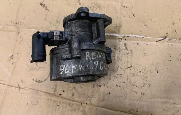 Suzuki Grand Vitara II Vacuum pump D163451323 2041005