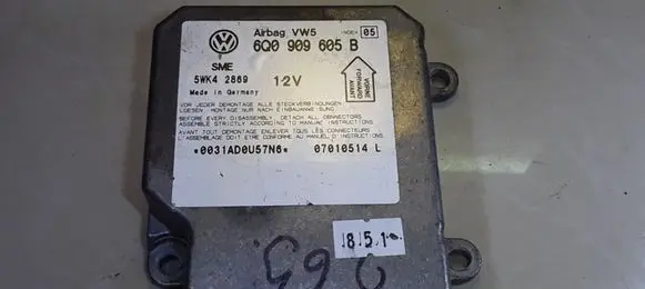 Volkswagen PASSAT B5.5 Airbag control unit/module 6Q0909605B 5WK42869