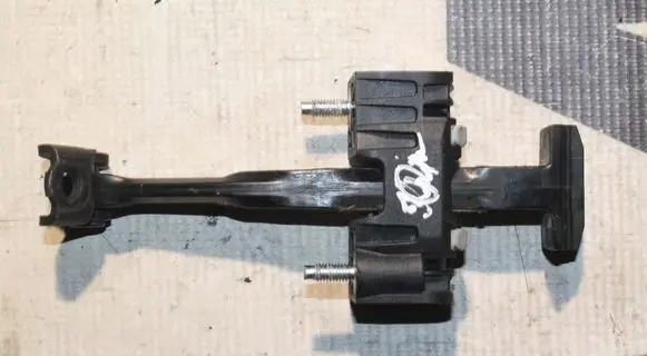 Volvo XC70 Front door upper hinge C8P5D