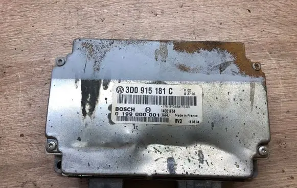 Volkswagen Phaeton Battery control module 3D0915181C
