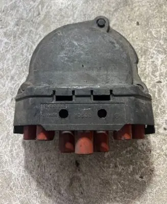 BMW 5 E34 Spark distributor cap 1235522365