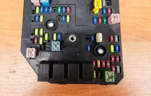 Opel Antara Fuse module 95137841 7841U