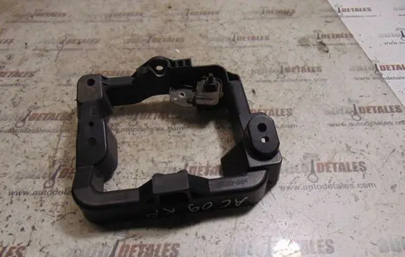 Honda Accord Fog light bracket 