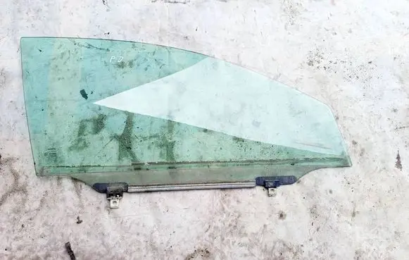 Toyota Avensis T250 Front door window glass four-door AS2