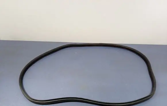 Mazda 3 II Front door rubber seal 