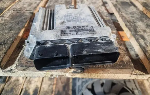 Volkswagen Caddy Engine control unit/module 03G906016LF