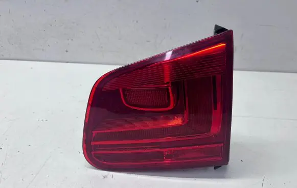 Volkswagen Tiguan Tailgate rear/tail lights 5N0945094H
