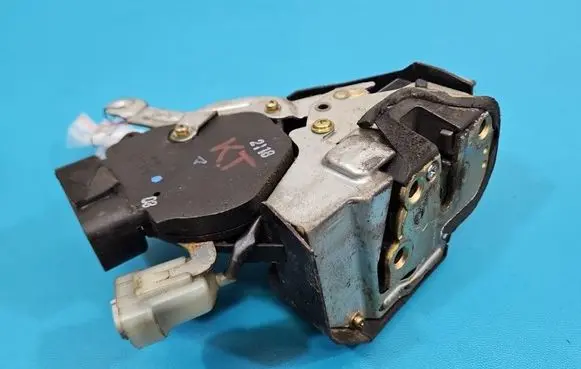 Toyota RAV 4 (XA20) Tailgate/trunk/boot lock/catch/latch IMPRK1576866