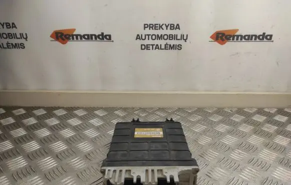 Volkswagen Golf III Engine control unit/module 1H0907311 0261200701
