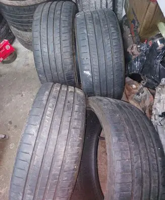 BMW 5 E39 R17 summer tire 0250122 23545ZR17