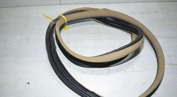 Mercedes-Benz R W251 Front door rubber seal