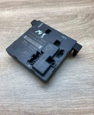 Mercedes-Benz E W211 Door control unit/module 2118704026