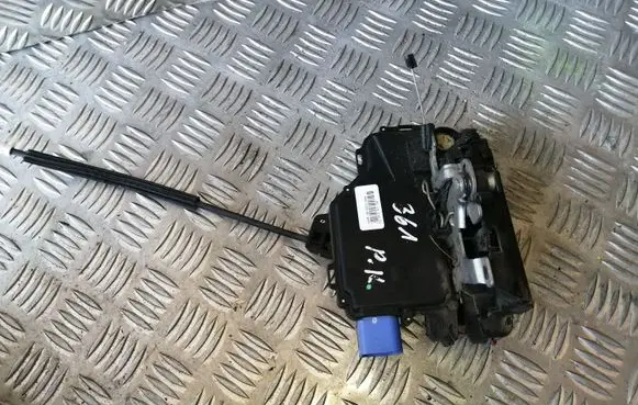 Skoda Fabia Mk2 (5J) Front door lock 3B1837015AR
