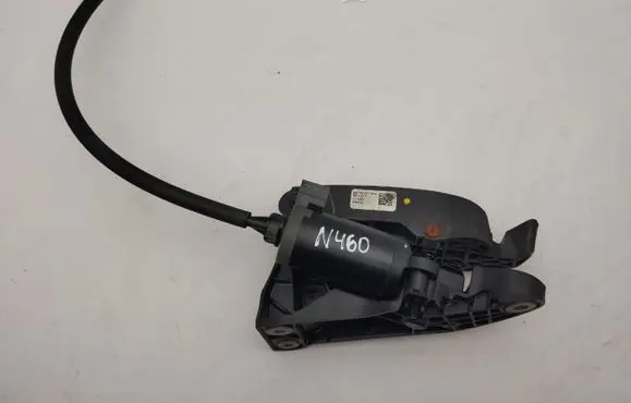 Maserati Ghibli Accelerator throttle pedal 06700051800