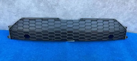 Audi R8 4S Front grill 4S0853037E
