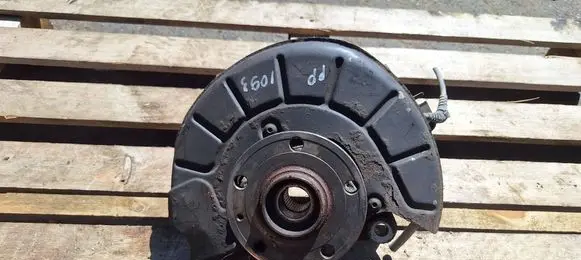 Volkswagen PASSAT B6 Front wheel hub