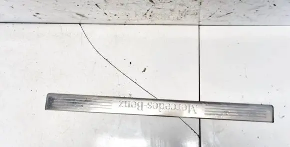 Mercedes-Benz E W212 Front sill trim cover a2126860936