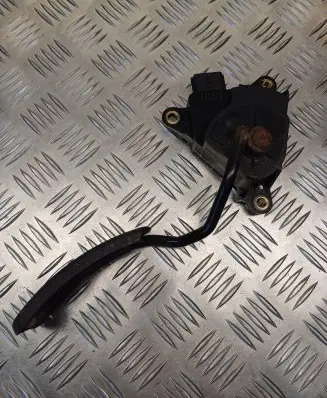 Renault Megane II Accelerator throttle pedal 8200153268 03531 404B