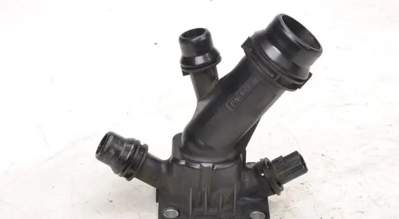 Volvo S60 Thermostat housing 31293556