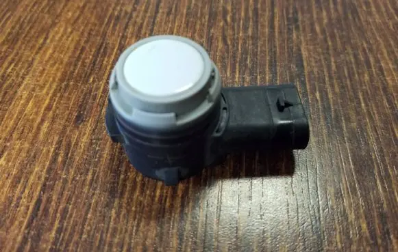 Audi A3 S3 8V Rear parking sensor holder (PDC) 5Q0919275 2411130652 30327