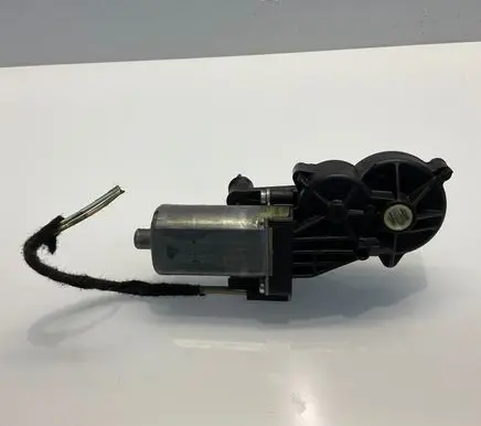 Mercedes-Benz E W211 Seat adjustment motor 0390203211