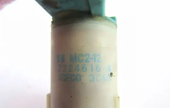 Nissan X-Trail T30 Windscreen/windshield washer pump 2224616
