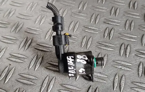 Opel Zafira B Fuel pressure regulator 928400651