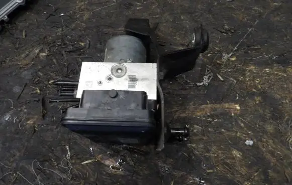 Mercedes-Benz ML W166 ABS Pump A1669013400
