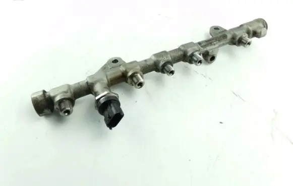 Renault Megane I Fuel injector supply line/pipe 