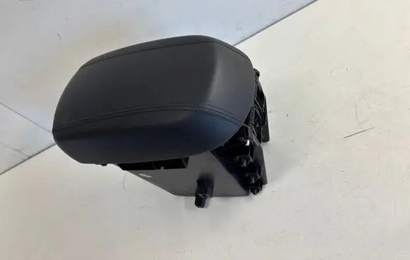 KIA Sportage Armrest 846803W910