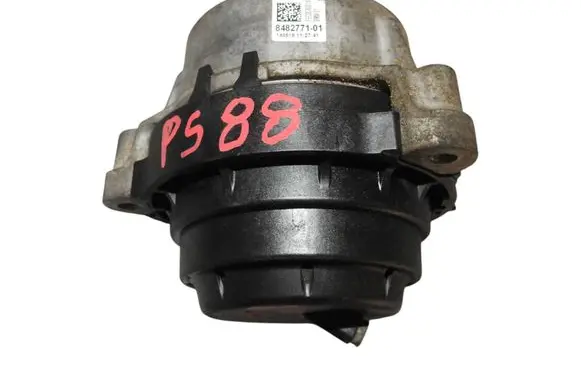 BMW 5 G30 G31 G38 Engine mount vacuum valve 8482771