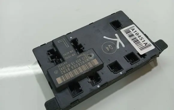 Mercedes-Benz C W203 Door control unit/module 2038201585
