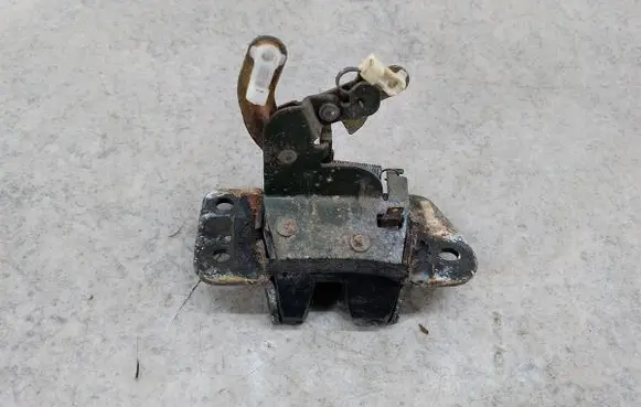 Hyundai Santa Fe Tailgate lock latch 