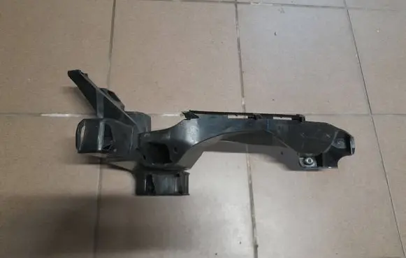 Audi Q5 SQ5 Headlight/headlamp mounting bracket 80A805607B