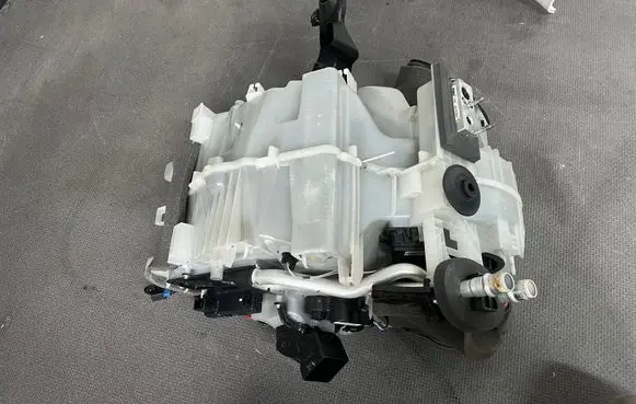 Peugeot 208 I Webasto auxiliary heater other parts 9809147780