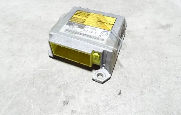 Lexus IS 220D-250-350 Airbag control unit/module 0285001904