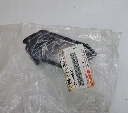 Toyota Auris E210 Fender mounting bracket 5381305010 53813-05010