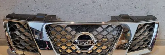 Nissan Navara D40 Front bumper upper radiator grill NSR2311