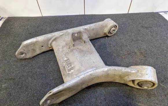 BMW 5 E39 Rear upper control arm/wishbone 6755472